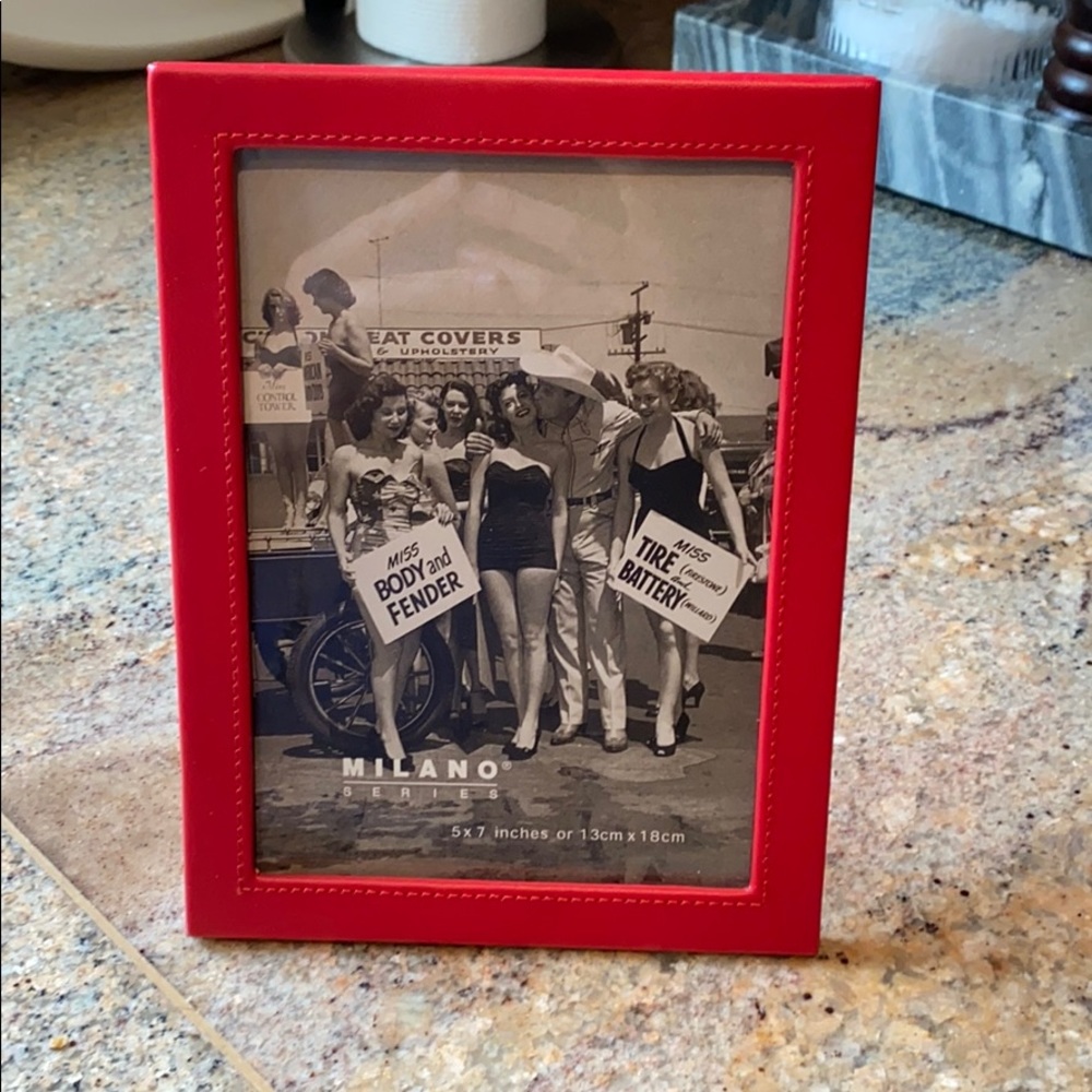 NWOT Milano Red Leather Frame 5 x 7
